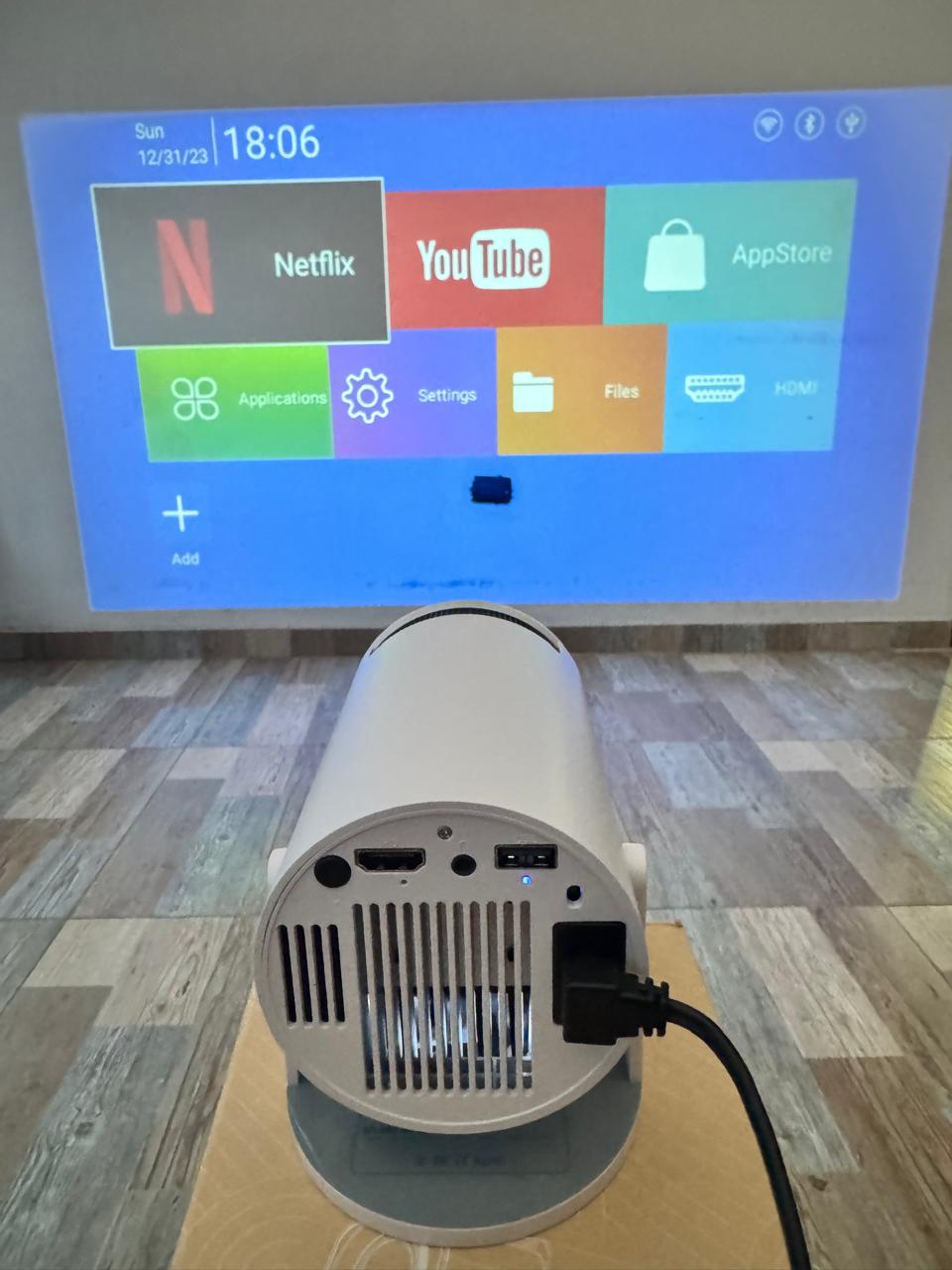 🎬 Tu cine en casa con el Proyector HY300 Full HD
